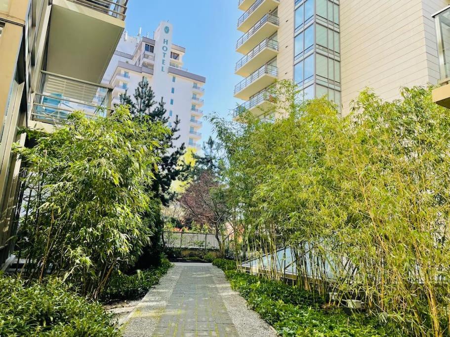 Waterfalls Hotel Victoria Bagian luar foto